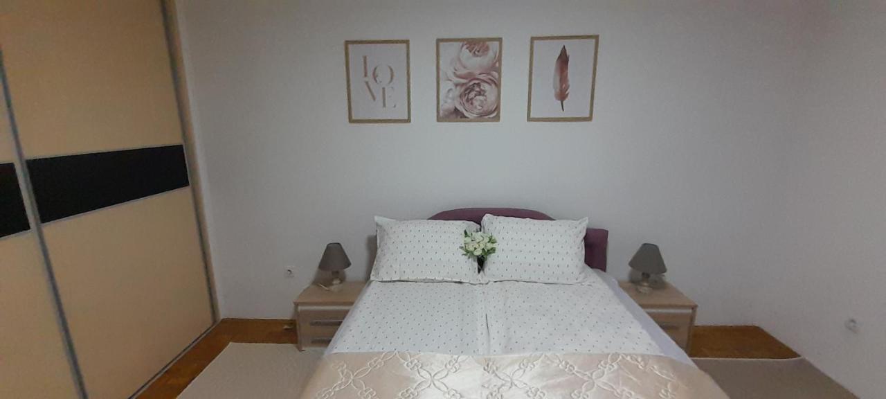 Cozy And Sunny Apartment Near The Airport Sarajevo Eksteriør billede